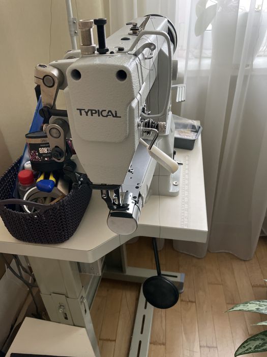 Рукавна промислова швейна машина Typical GC2603, потрійне просування