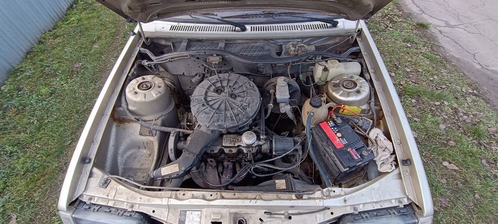 Продам Опель аскону ціляком на запчастини.