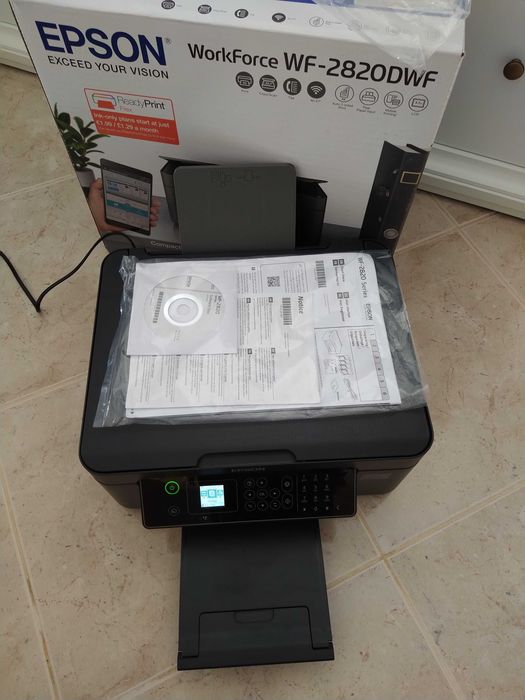 Impressora Multifunções Epson WF-2820DWF como nova e 5 tinteiros novos