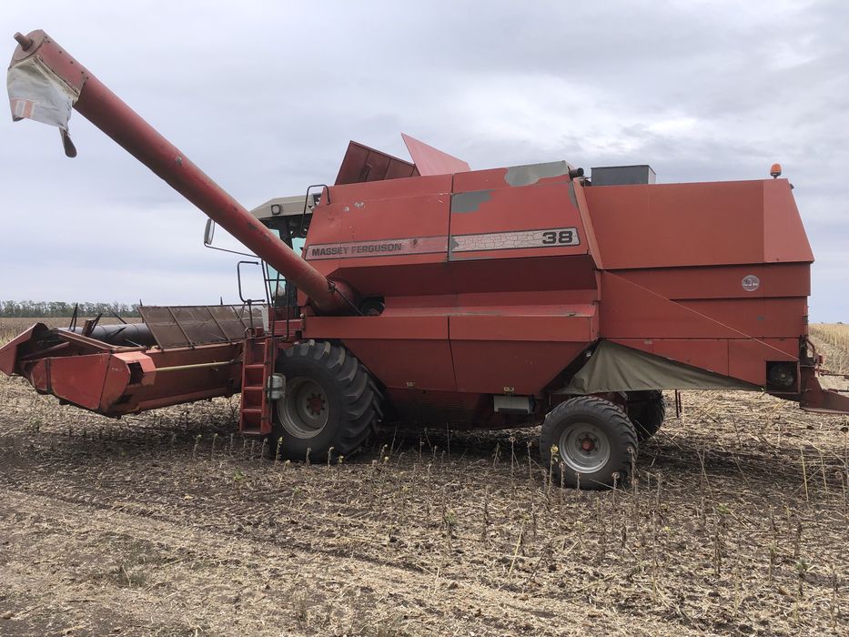 Продам комбайн Massey ferguson 38
