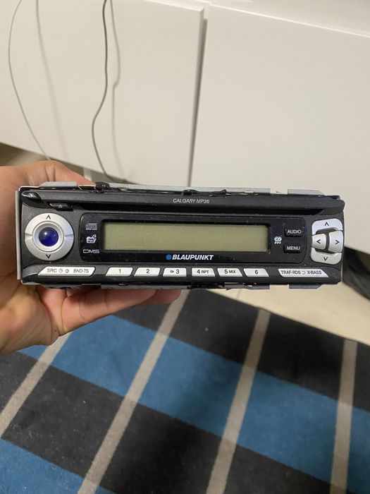 Radio 1 din em bom estado