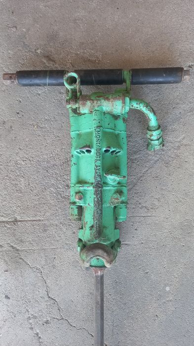 Marteau-Piqueur Pneumático Montabert – Com Ponteiro