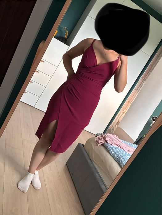 Sukienka burgundowa, midi