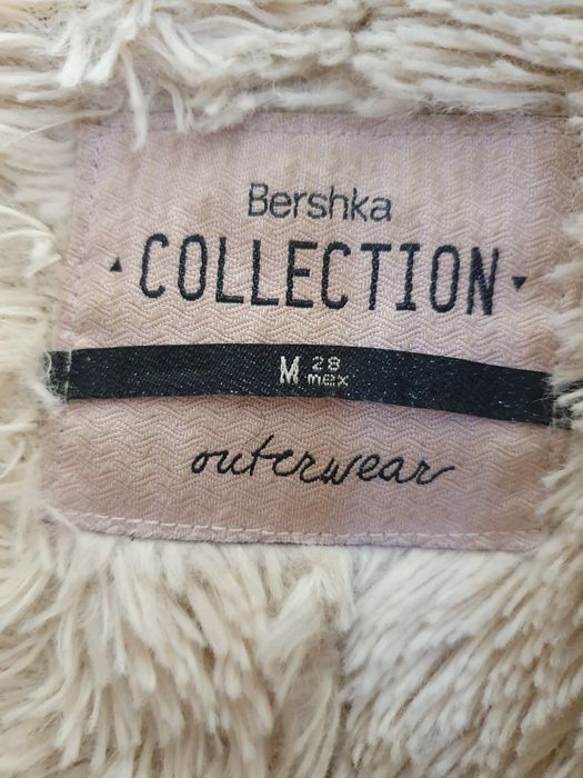 Futerko zamszowe brązowe Bershka M
