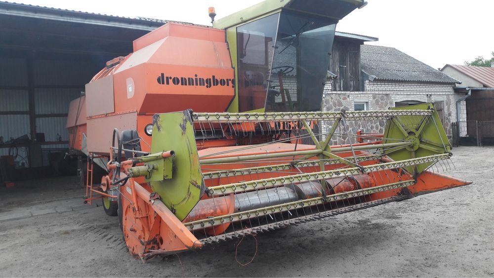 Kombajn zbożowy Dronningborg 1650