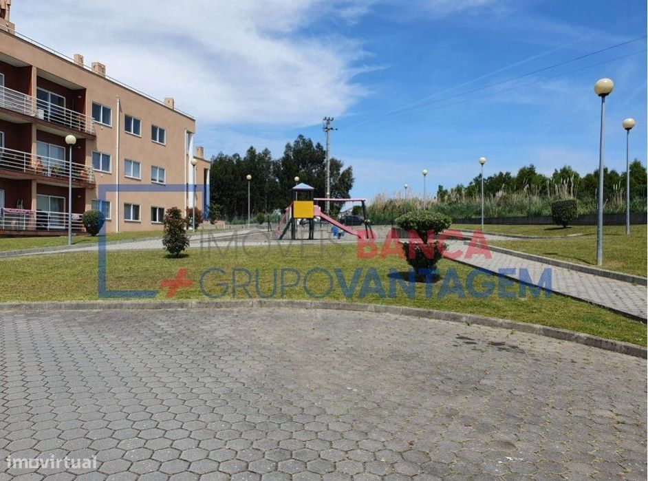 Apartamento T2 com varanda em Canelas, V.N.Gaia