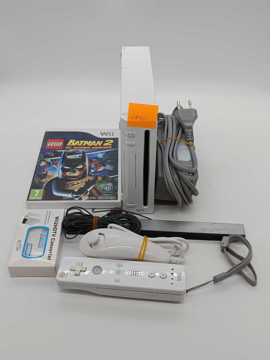 Konsola Nintendo Wii + gra i okablowanie + adapter HDMI