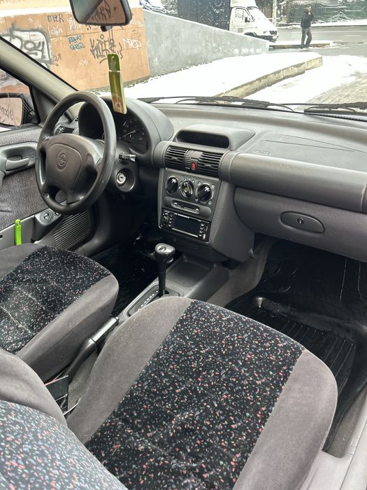 Opel Corsa 1996 avtomat Газ бензин