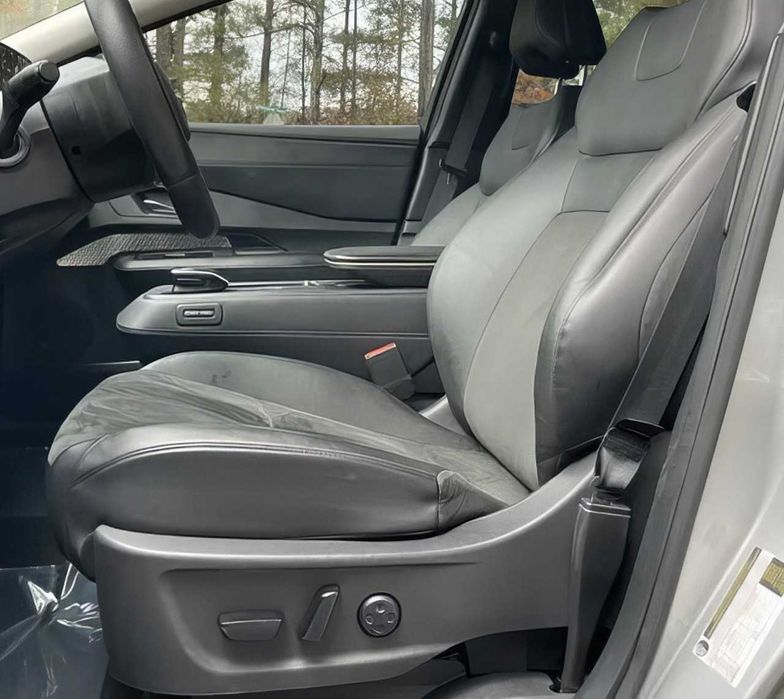 Nissan Ariya      2023