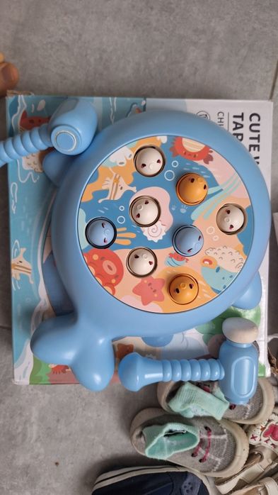 Дитяче взуття, іграшки, гра стукалка