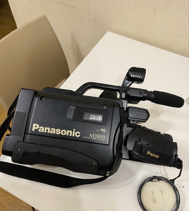 Відеокамера Panasonic M3000 з кейсом , підлягає ремонту