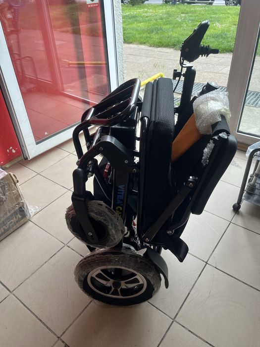 Wozek inwalidzki elektryczny Lekki