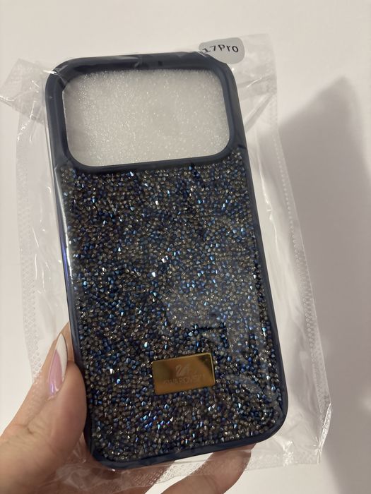 etui swarovski granatowe na iphone 17 pro