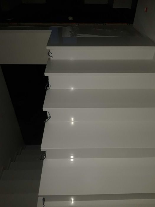 Blaty Kuchenne granitowe parapety schody wewnetrze drewniane