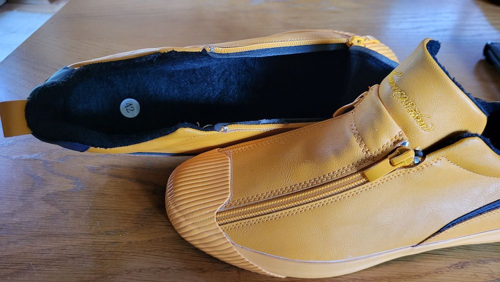 Buty żółte z ekologicznej skóry rozmiar 41