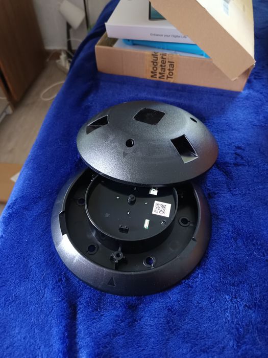 sensor  para parques de estacionamento, possivelmente um RFGATE S7 Smart Car Parking Spot Indicator.