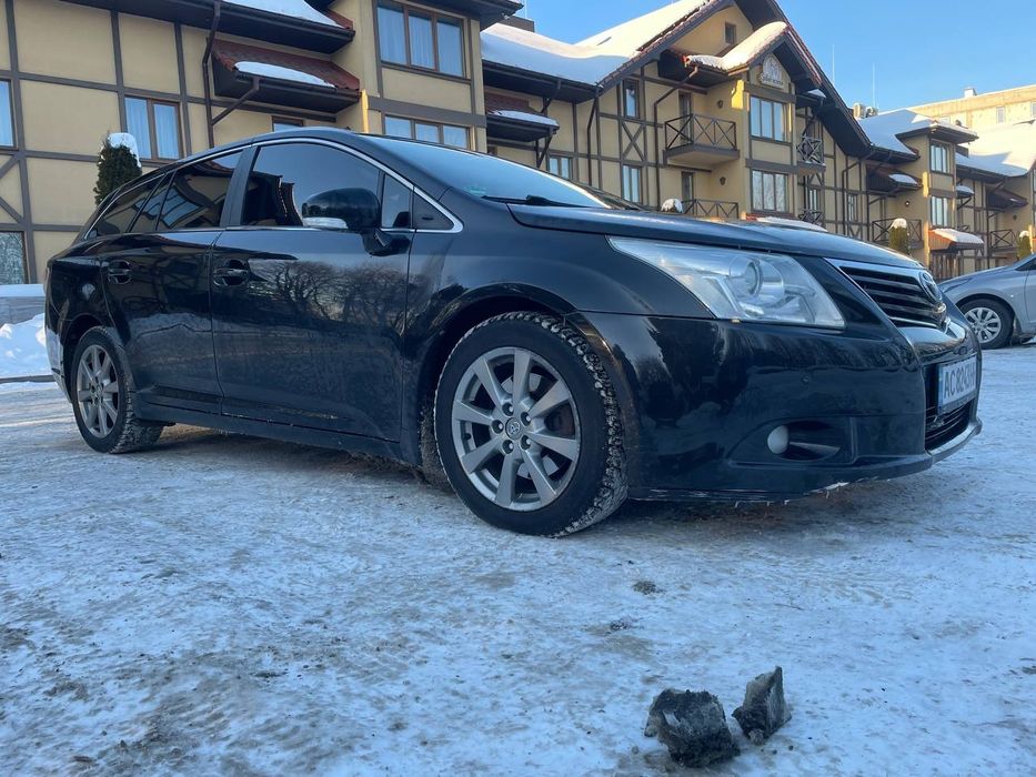 Toyota Avensis 2011 дизель автомат