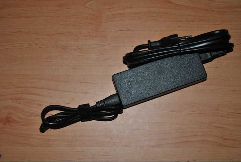 Carregador Asus EEE PC 1025C + Cabo