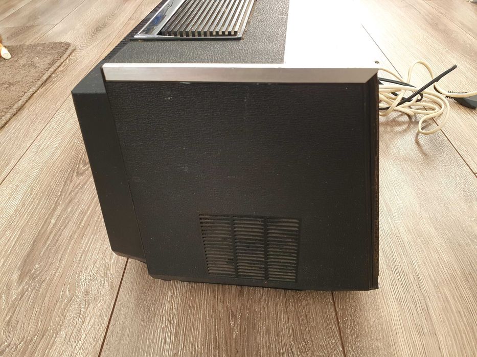 Stary zabytkowy telewizor z radiem National TR-339 EU (Panasonic)