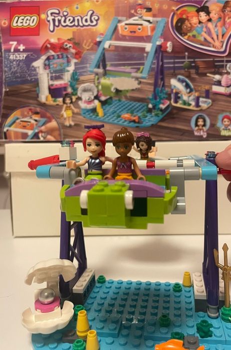 LEGO Friends 41689 Magiczny diabelski młyn i kramik z biletami