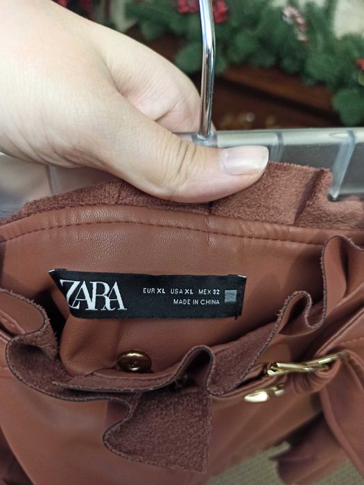 Спідниця Zara в ідеальному стані