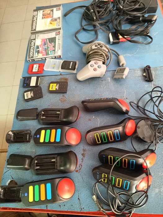 4 controladores sem fio buzz, mais acessórios