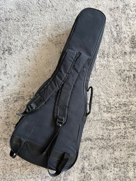 Mahalo Solid Ukulele Elektryczne Basowe z przetwornikiem i futerałem