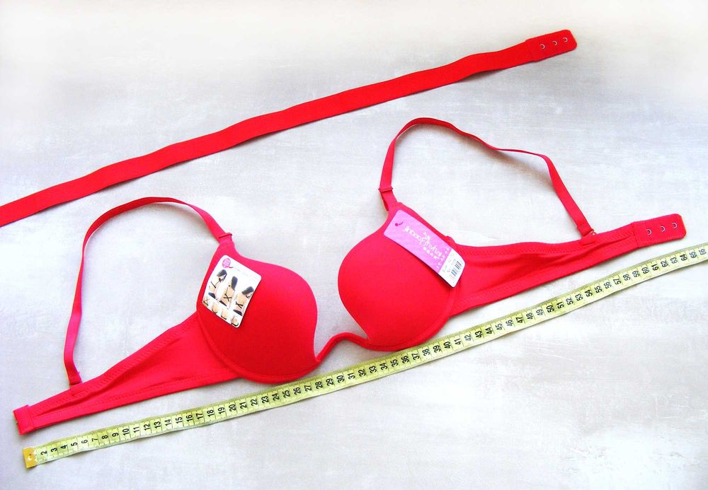 Червоний бюстгальтер планж під сукню з глибоким декольте бюст планж