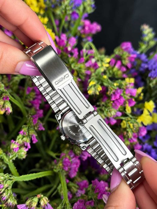 Годинник Часы Casio LTP-V002D-2B3