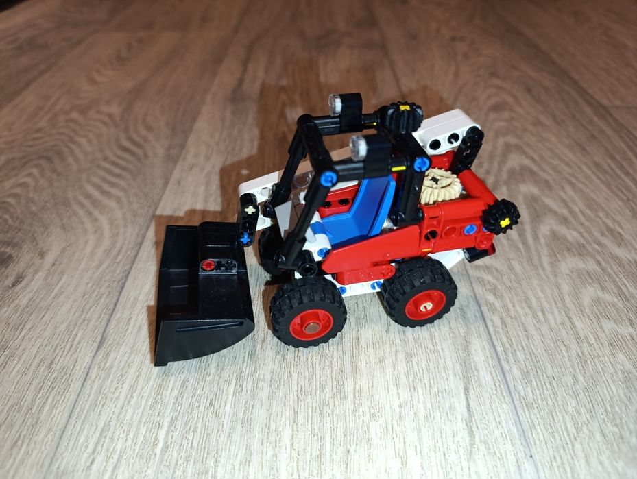 Конструктор Lego Technic 42116 Міні-навантажувач, 140 деталей