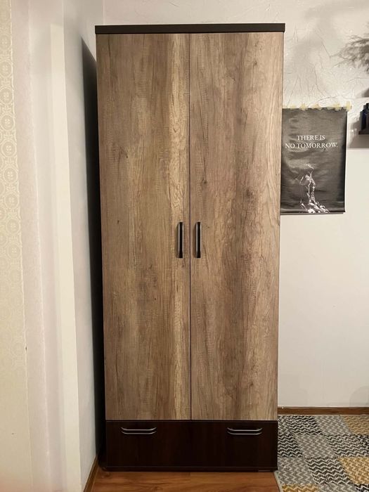 Szafa dwudrzwiowa z szufladą
