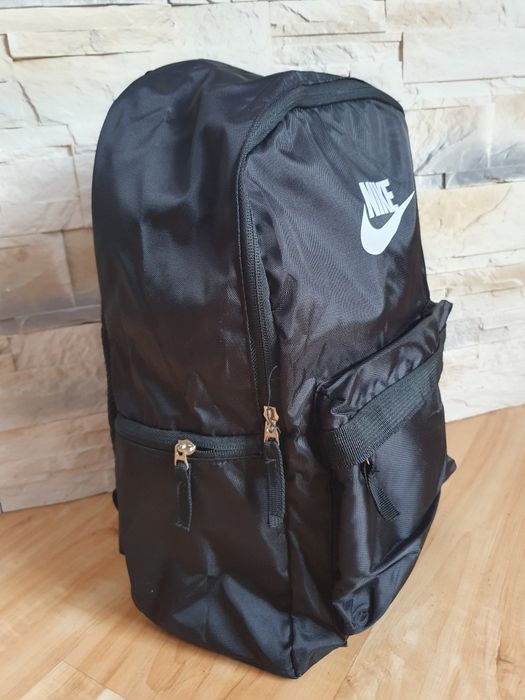Plecak Nike czarny do szkoły i nie tylko