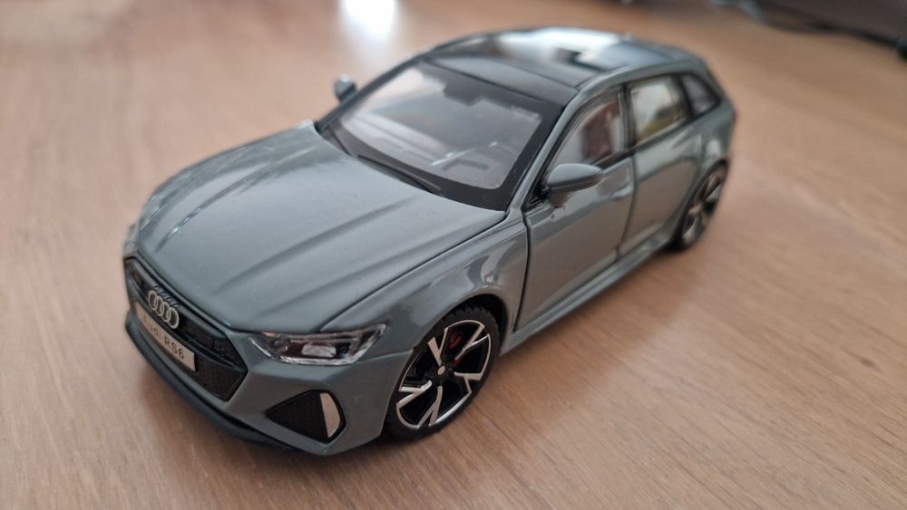 Replica em miniatura Audi RS6