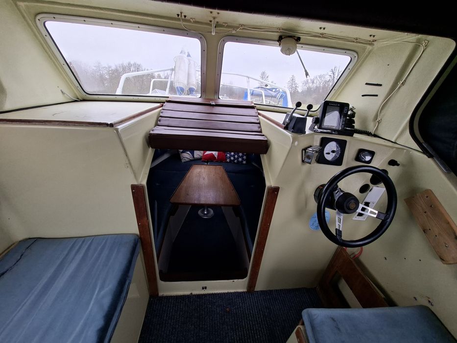 Łódka łódź kabinowa finnsport 650 oryginalny laminat bimini