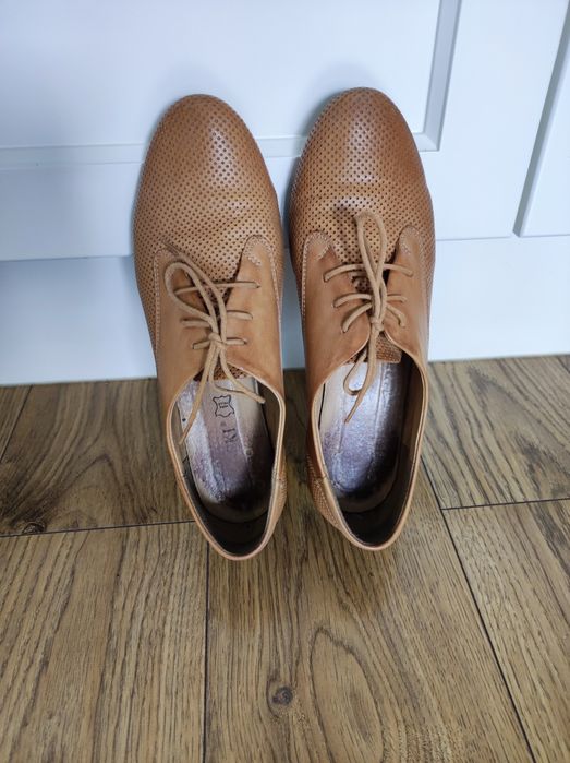 Buty Lasocki rozmiar 37/38 brązowe ażur wiązane oxfordki