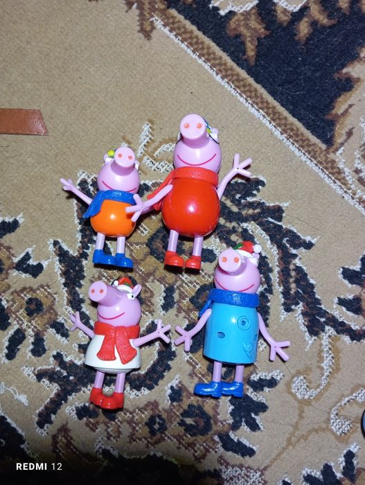 Іграшки свинка Пепа ,три кота,Маша і ведмідь