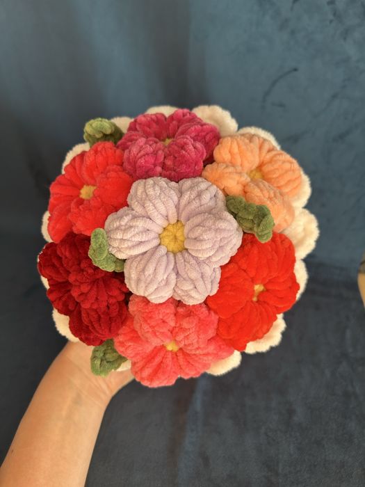 Bukiet kwiatów na szydełku rękodzieło handmade