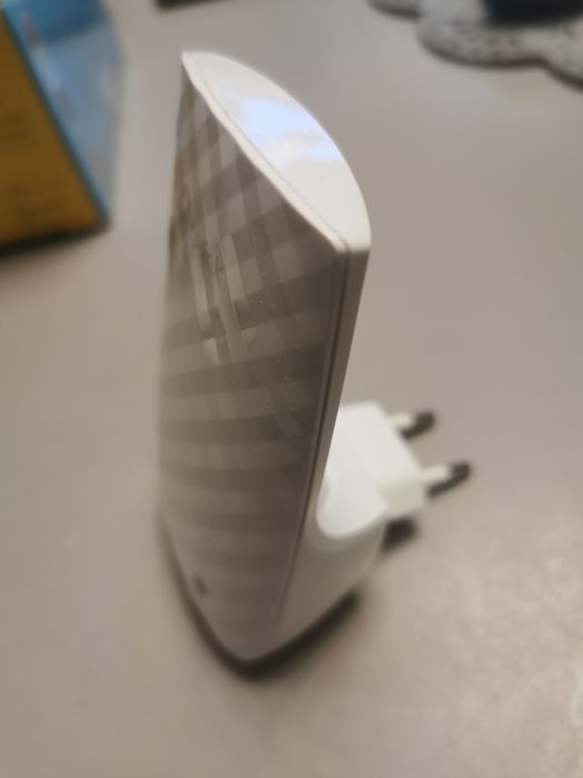 Uniwersalny wzmacniacz sieci bezprzewodowej, AC750