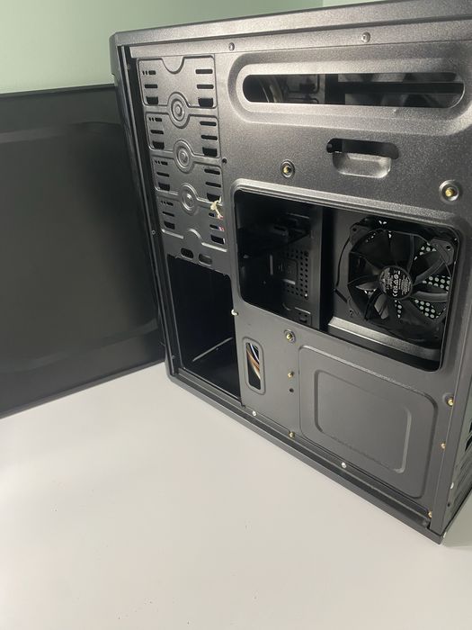 Obudowa pc Akyga z wentylatorem Corsair