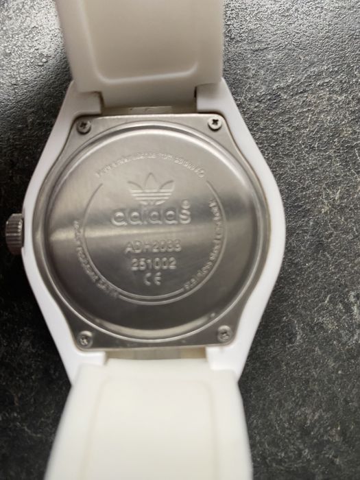 Продам наручний жіночий годинник adidas оригінал