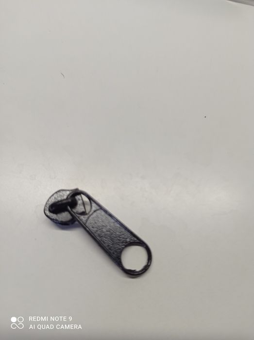 Бігунок #6 на спиральну блискавку/змійку білий/чорний