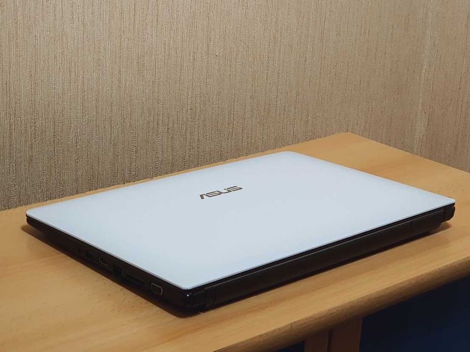 Ноутбук Asus AMD Dual-Core E2-1800 RAM 4Gb HDD 500Gb Батарея 6 годин, встановлена нова оригінальна батарея (0% зносу программа AIDA64).