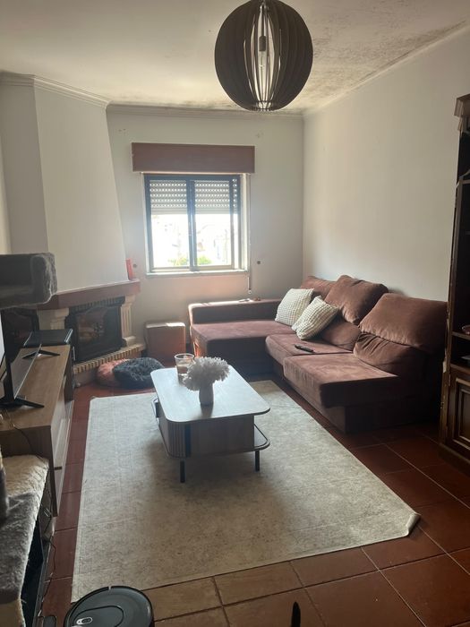 Apartamento T3 com Garagem e Sótão em Alenquer