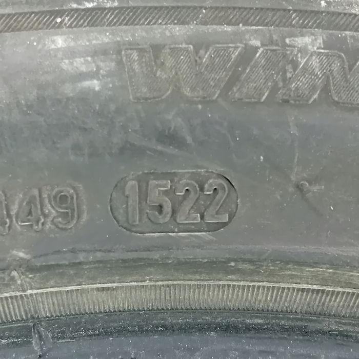 2x 225/45R18 opony zimowe Pirelli Winter SottoZero 3 7mm (D79676)
