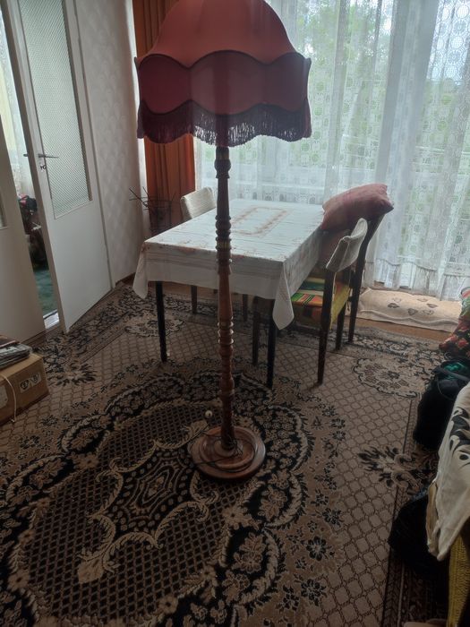 Lampa stojąca drewniana prl
