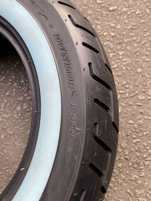 Pneu de mota 150/90B15 Dunlop D404 (FAIXA BRANCA)
