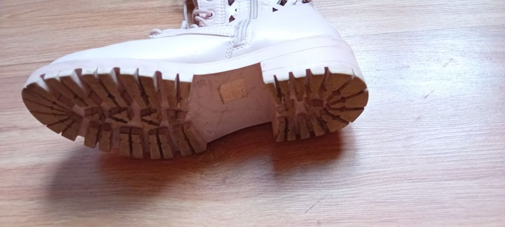 Buty wyższe rozm 36