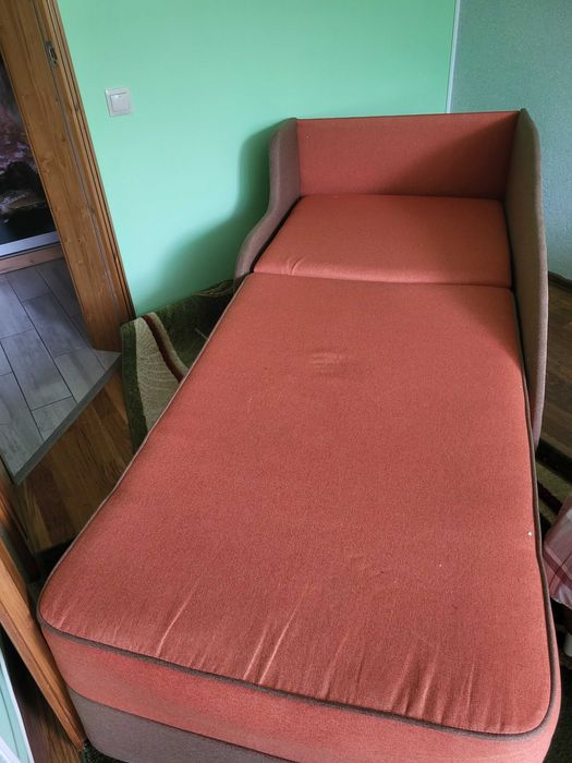 Диванчик для дорослого або дітей
