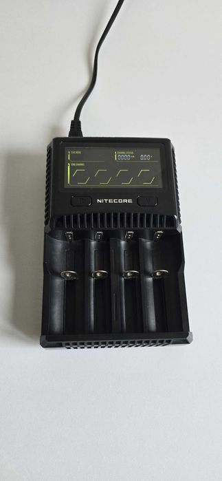 Ładowarka akumulatorków SC4 Nitecore