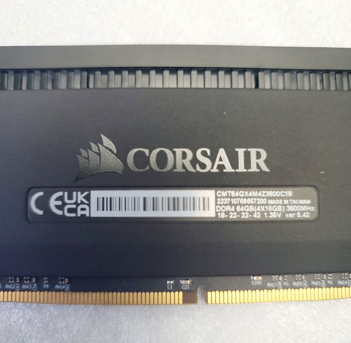 Corsair Dominator Platinum RGB DDR4 2x16 32Gb оперативная память